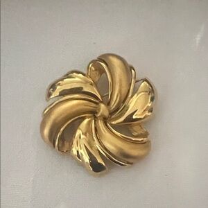 Monet Gold Tone Leaf Brooch